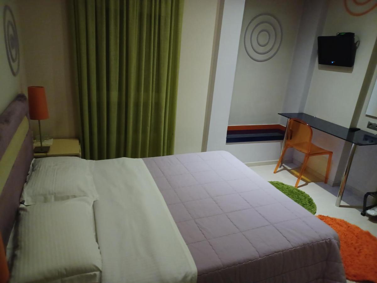 Room "Frog" In A Neoclasical House Kastoria Bagian luar foto