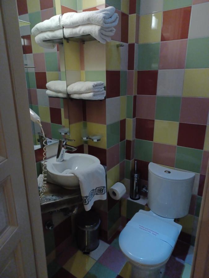 Room "Frog" In A Neoclasical House Kastoria Bagian luar foto